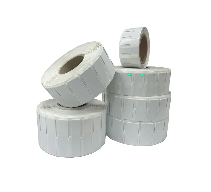 Etiqueta RFID modelo 04: UHF adesiva de alta sensibilidade