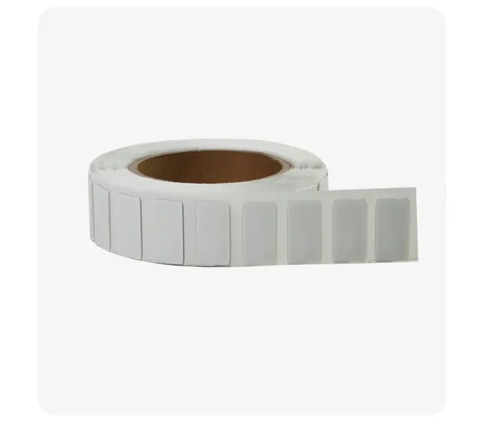 Etiqueta RFID modelo 11: Mini UHF, 32 × 16 × 1,35 mm