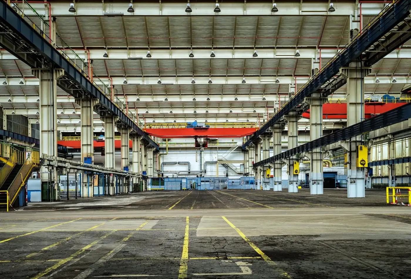 Galpão industrial com estrutura metálica